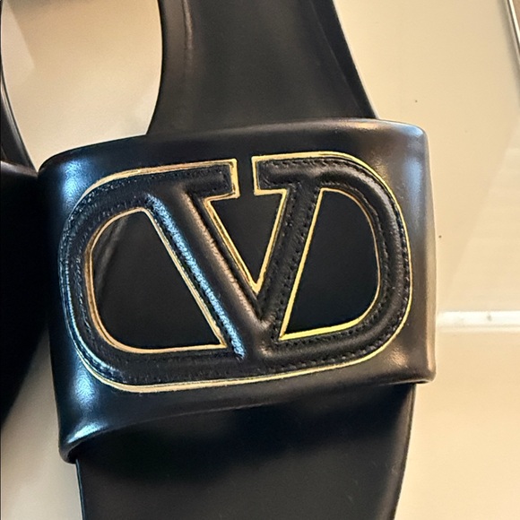 🔥Valentino Garavani Vlogo Cut-Out Slide Sandal In Calfskin 60MM🔥 - Picture 6 of 12